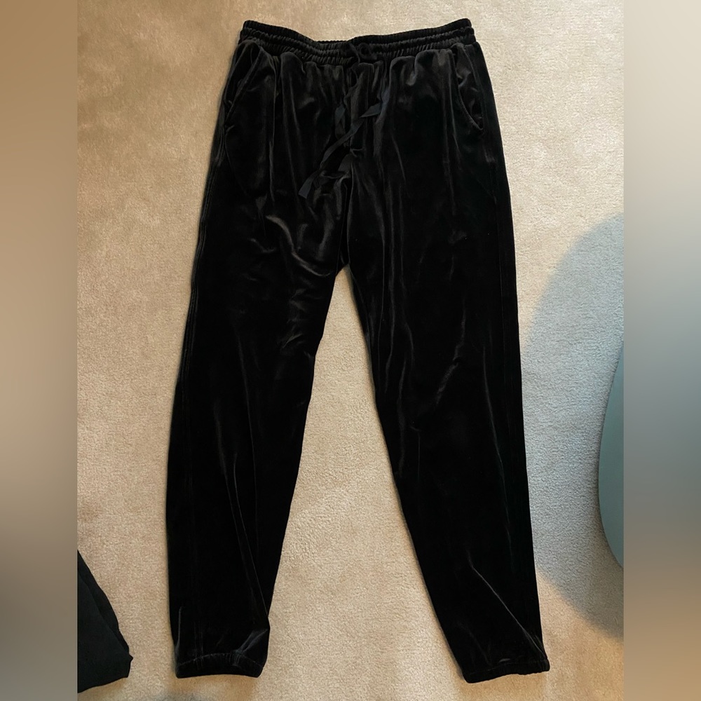 gap velvet joggers